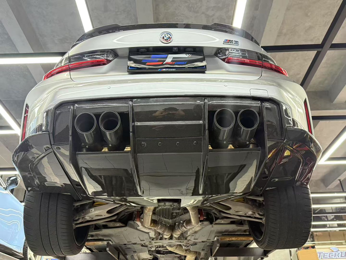 BMW G80 M3/G82 M4 RS Style Dry Carbon 7 Piece Diffuser Set