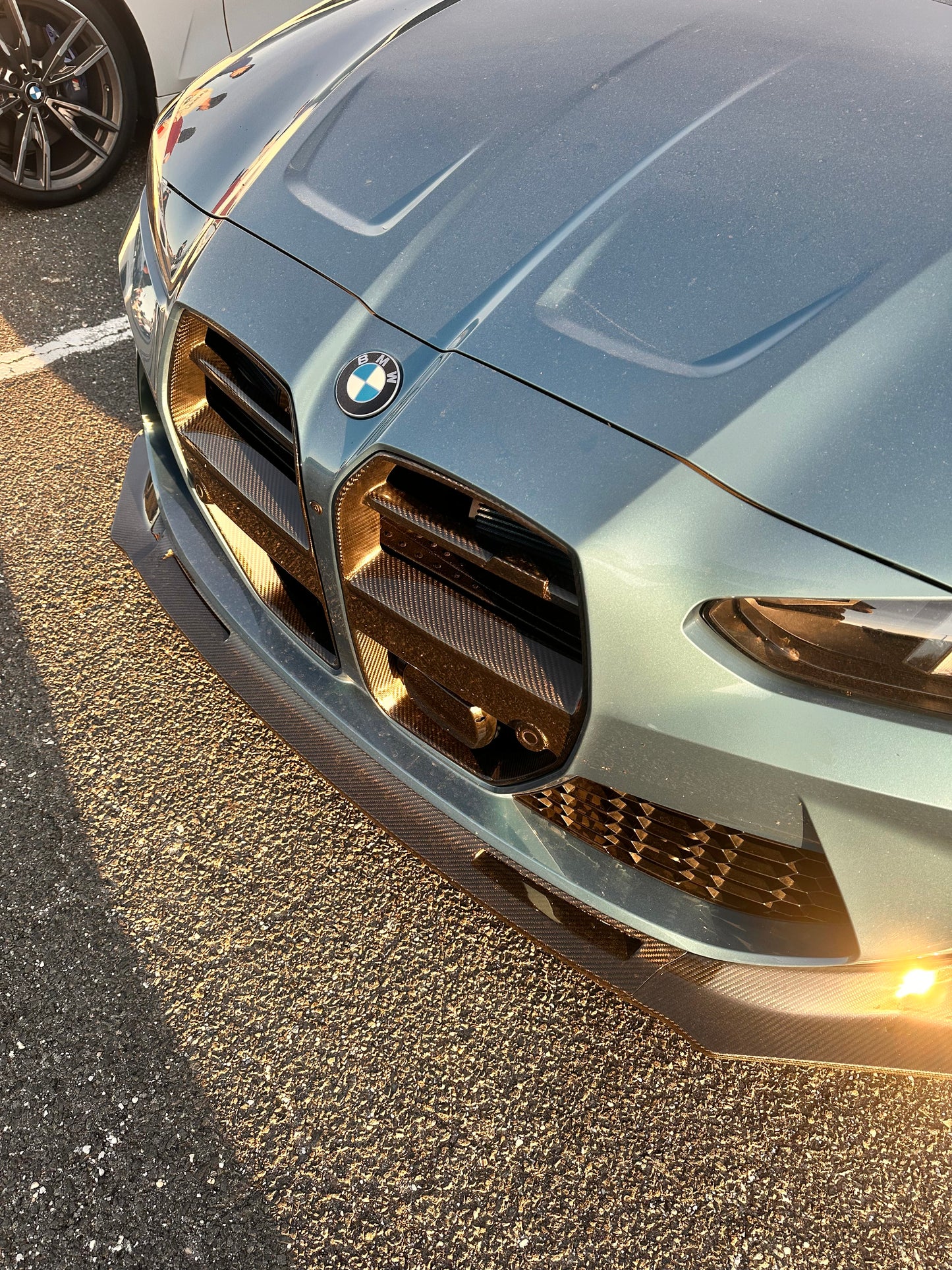 G80/G82 V-Type Dry Carbon grille
